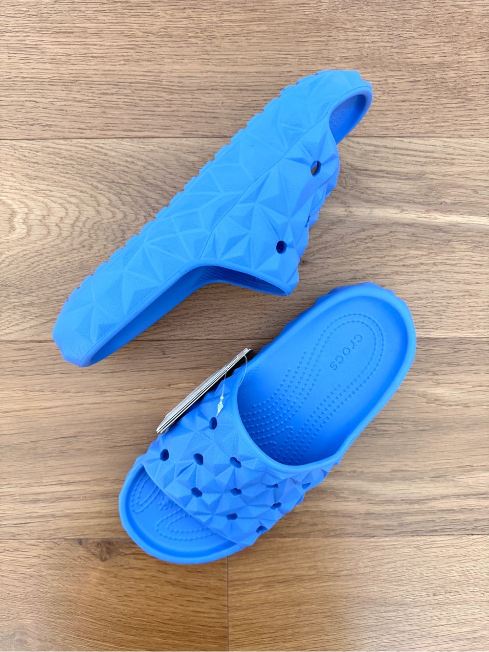 crocs™ Classic Geometric Slide V2, M6/W8